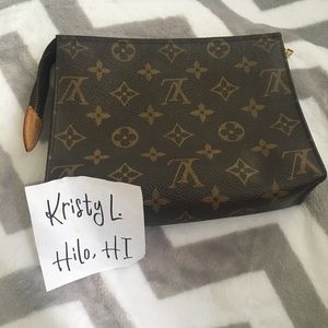 Louis Vuitton Toiletry 19